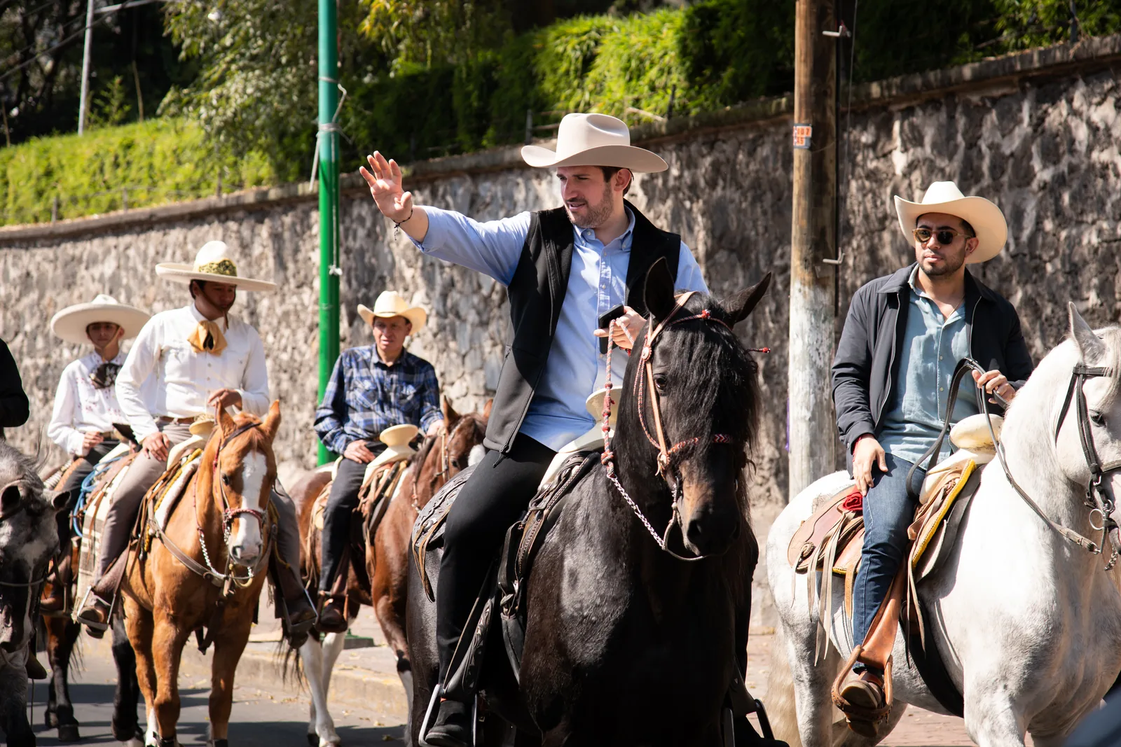 Pedro Haces Lago en la cabalgata tradicional de Tlalpan